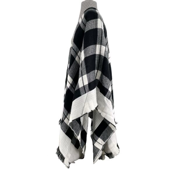 Duluth Trading Plaid Poncho Black White Blanket Shawl Buffalo Cozy Wrap One Size - Picture 3 of 8